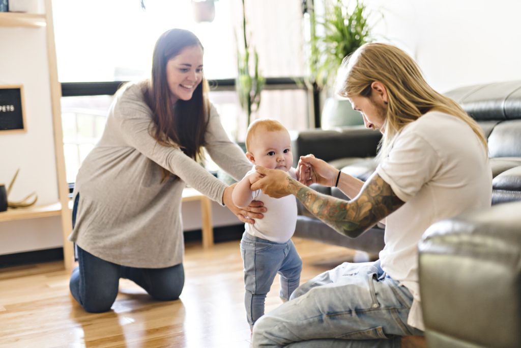 Développement moteur du bébé en 11 moments clés | Article de blogue de Kaleido