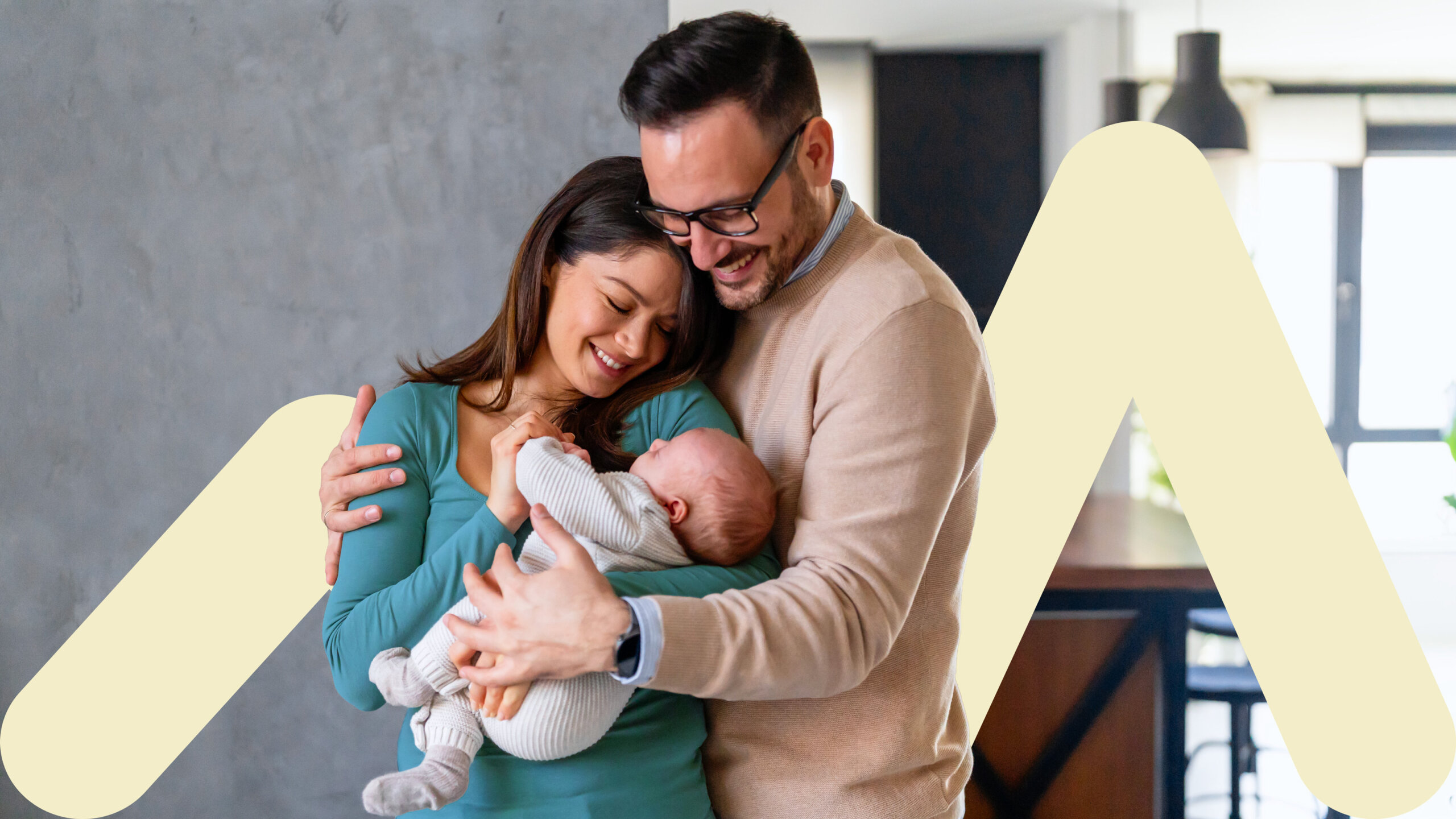 Couple avec leur bébé et un chevron